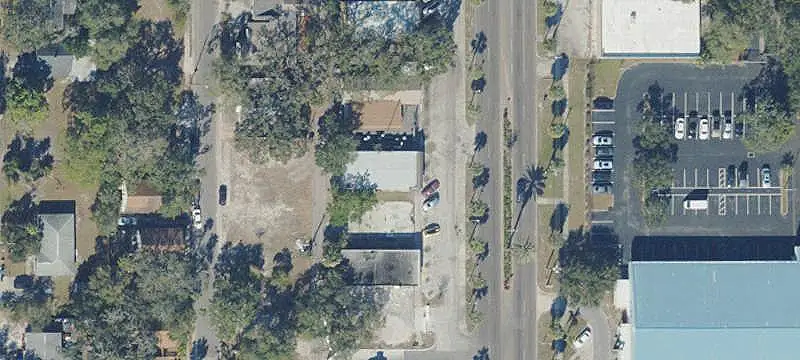 Mixed-Use Building with Live-Work Layout