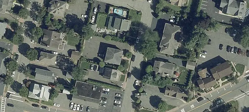 Mixed-Use Property with Apartment