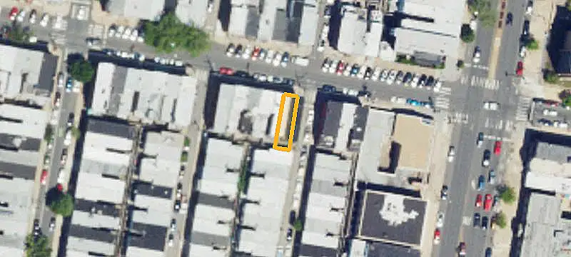 6-Unit Apartment Building