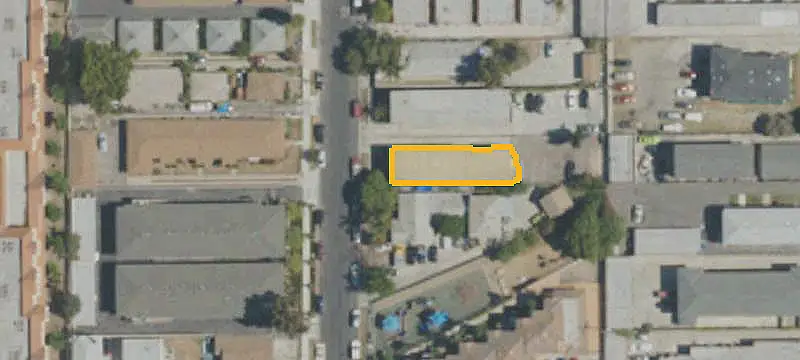 6-Unit Apartment Building