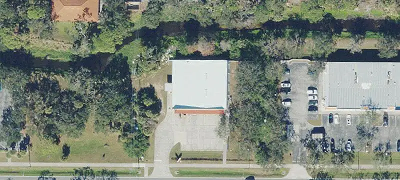 Freestanding Flex Building with Loading Dock