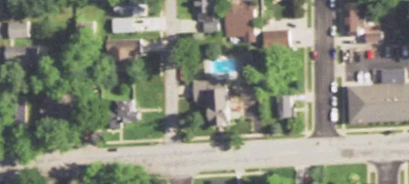 Freestanding Car Wash on Corner Lot