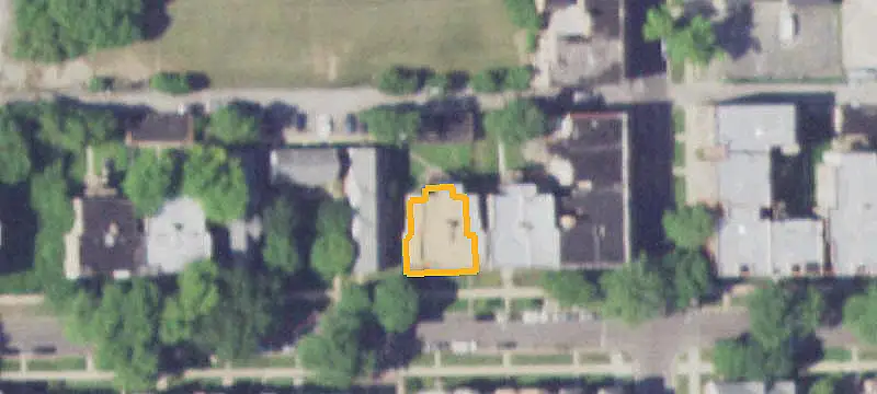 6-Unit Apartment Building