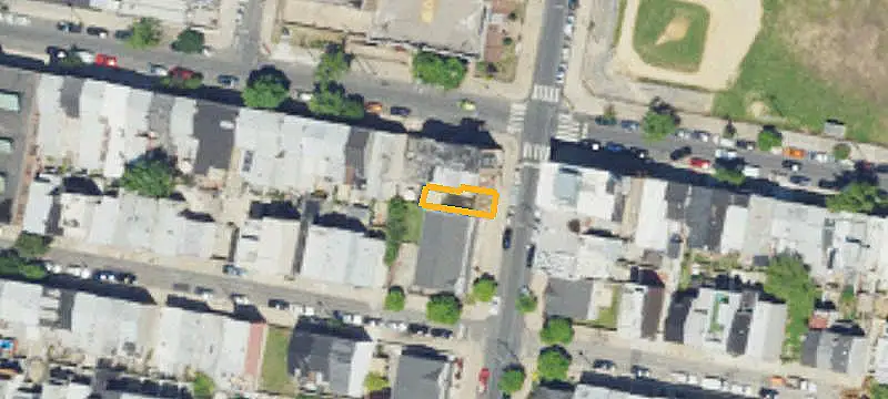 4-Unit Mixed-Use Building