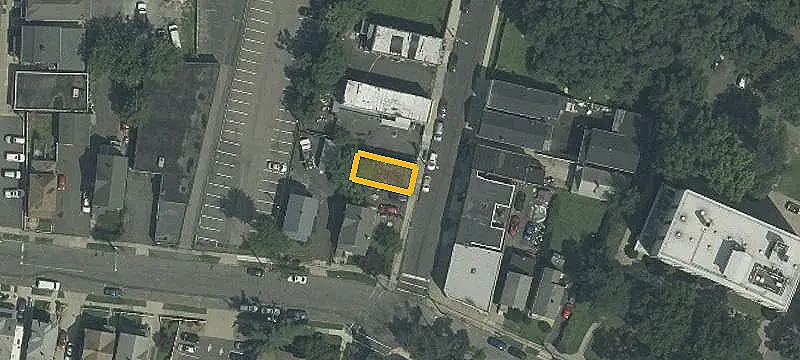 Freestanding Grocery and Convenience Store