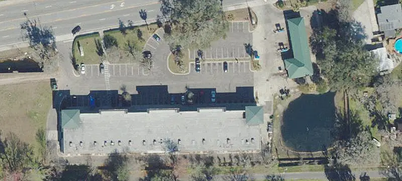 Oak Plaza Retail Space