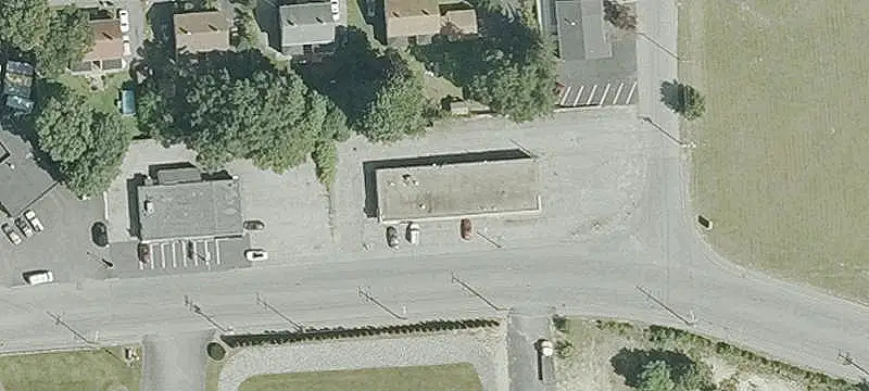 Single-Level Strip Center