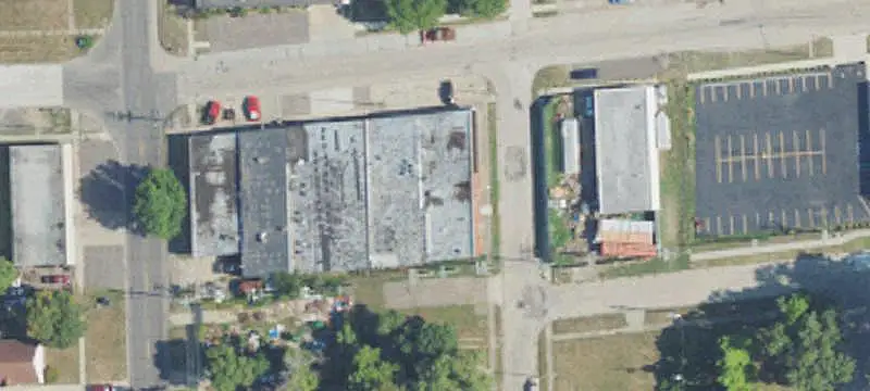 Flex Space with Overhead Door