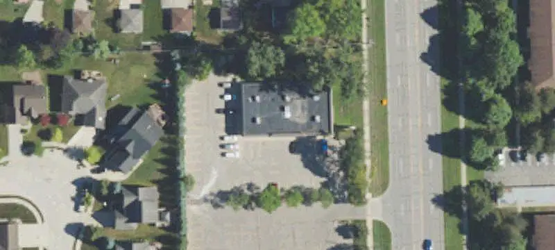 End-Cap Strip Mall Suite
