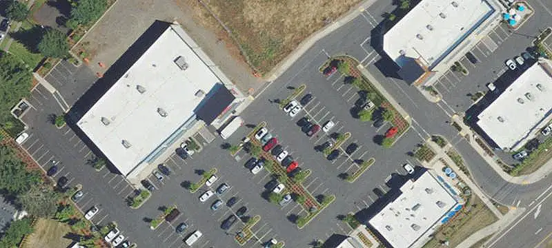 Three-Tenant Shopping Center