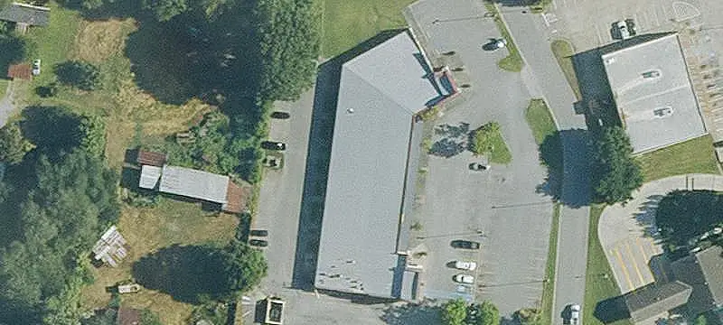 Shopping Center with Food Tenants
