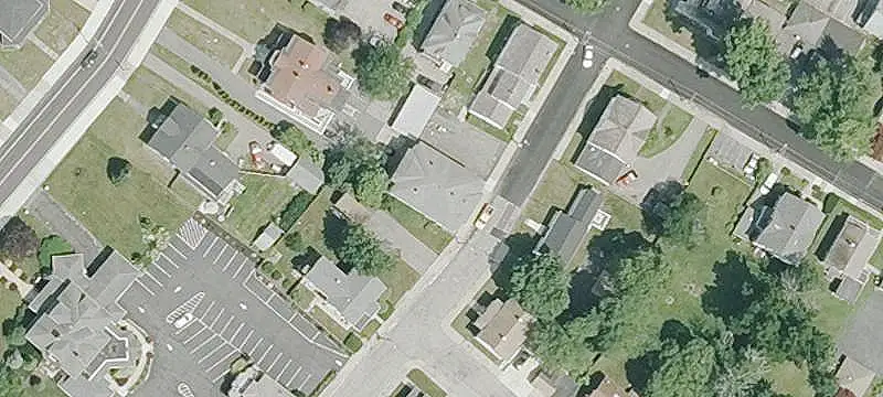 6-Unit Apartment Building