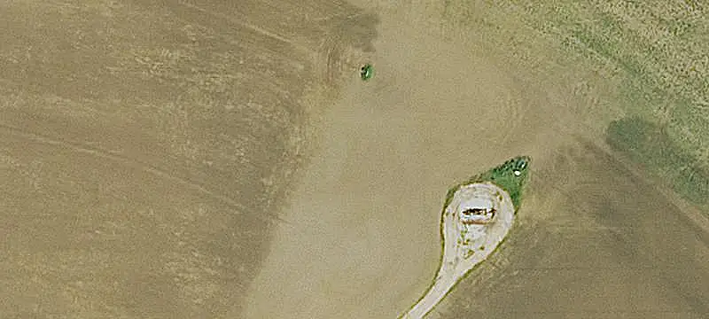 Automotive Property with Fenced Yard