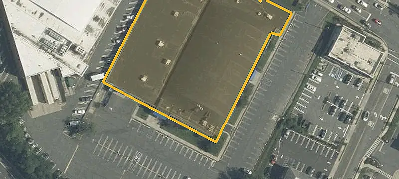 Retail Space with Ample Parking