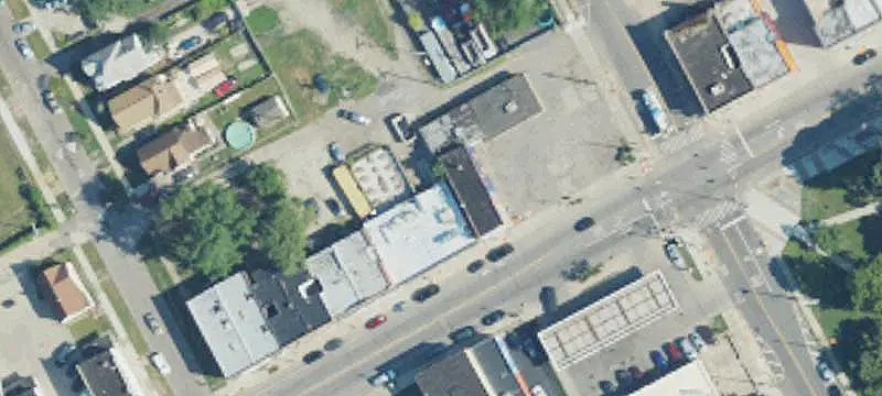 Mixed-Use Building With Restaurant Space