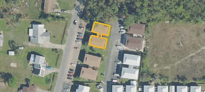 4-Unit Apartment Building