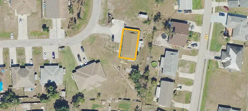 Occupied Triplex with Lanais