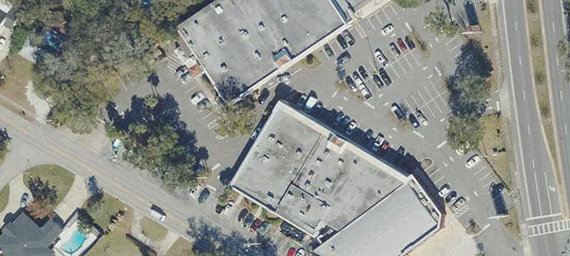 Retail Space With Dry Cleaner