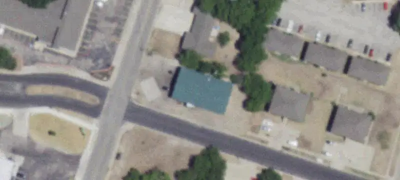 Convenience Store with Expandable Space