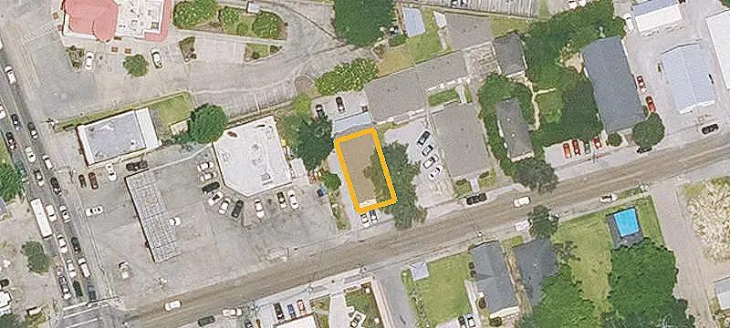 8-Unit Apartment Building