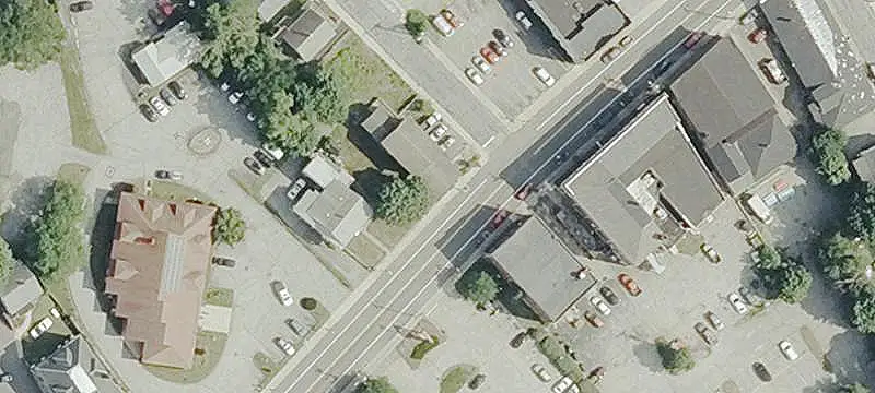6-Unit Apartment Building