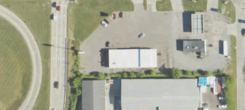 Tuffy 7-Bay Auto Shop