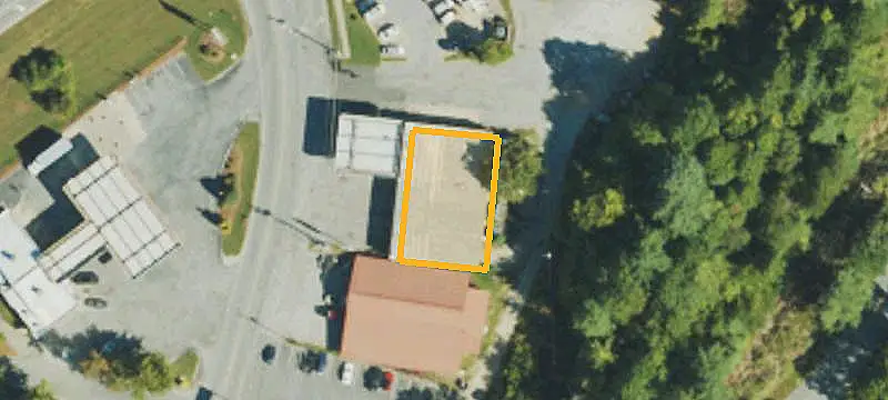 Convenience Store with Auto Repair Bay