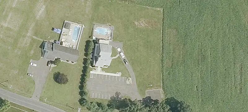 Mixed-Use Property with Apartment