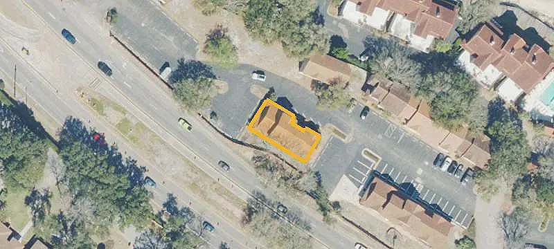 End-Unit Commercial Land