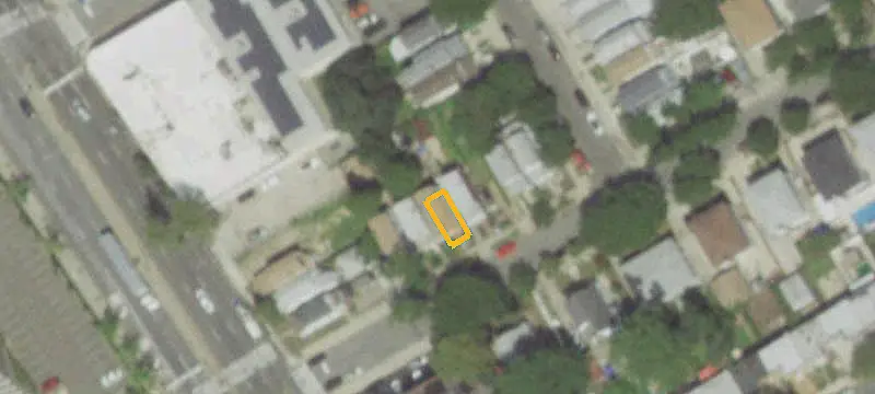 8-Bedroom Duplex with Garage