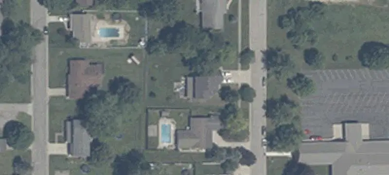 Mixed-Use Duplex with Acreage