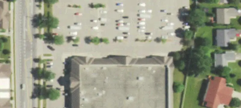 Six-Tenant Shopping Center