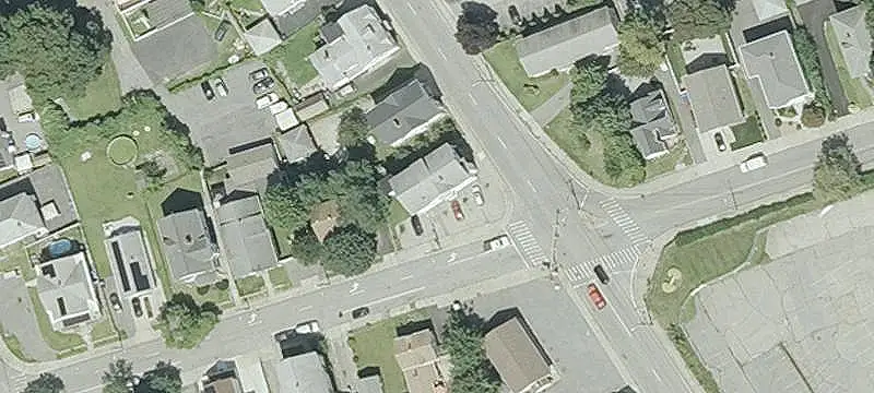6-Unit Multifamily Building