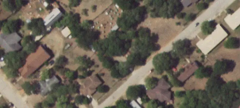 1511 E St, Floresville, TX