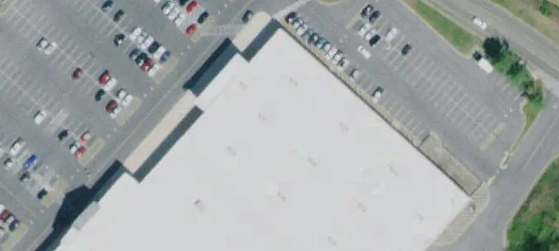 Shopping Center with Retail Co-Tenancy