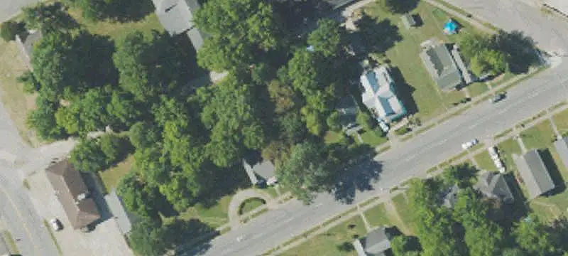 Mixed-Use Property with Tall Ceilings