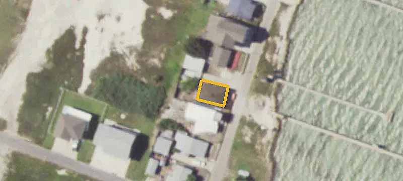 9-Unit Hotel with Fishing Pier
