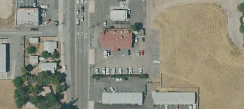 Bar and Restaurant Building
