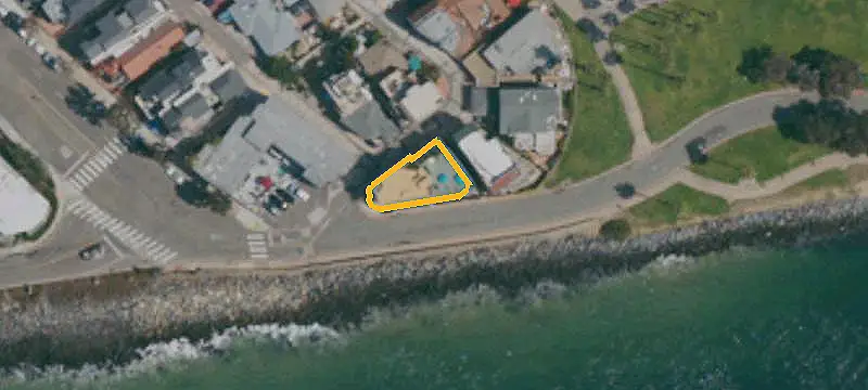 Bay-Front Duplex with Garage