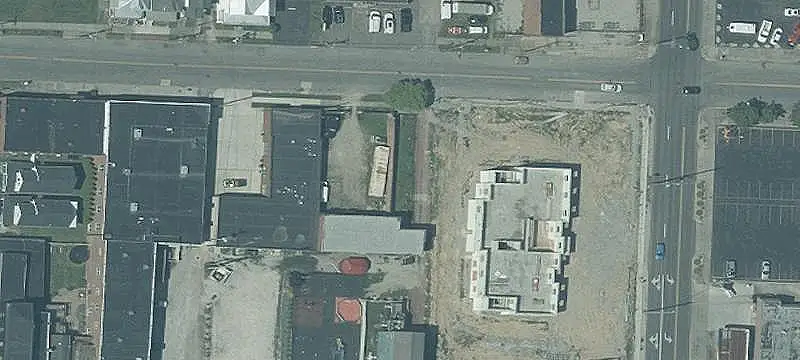 Open-Plan Storefront Space