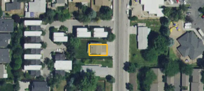 Remodeled Duplex With Private Yards