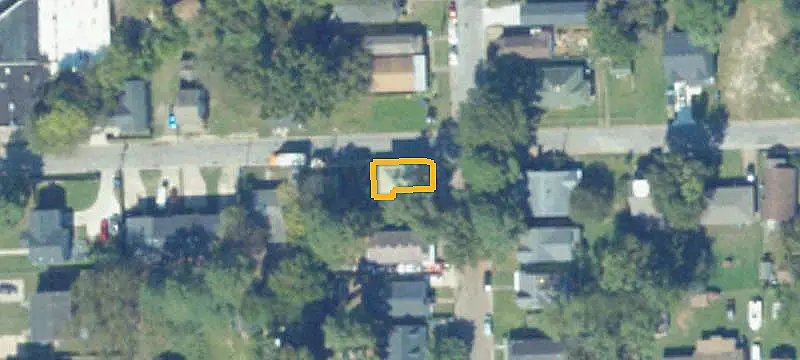 Duplex with Oversized Lot
