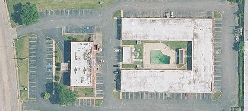Airport-Area Hotel with Banquet Space