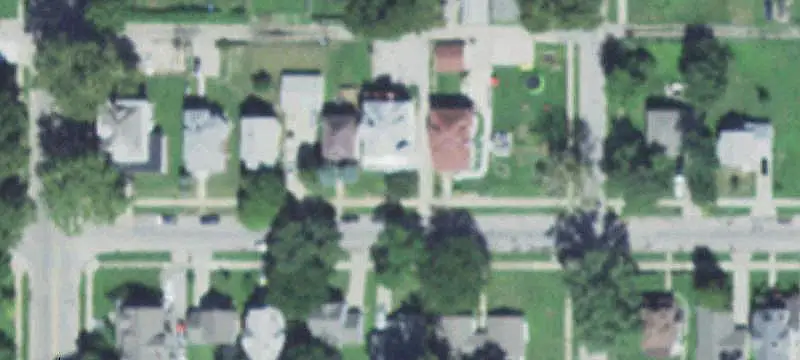 5-Unit Apartment Building with Parking