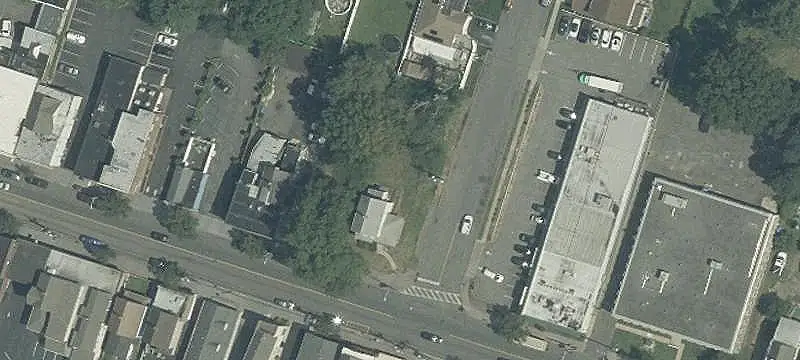 Mixed-Use Building with Apartment