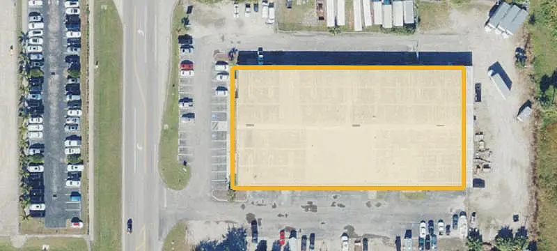 Flex Space with Overhead Door