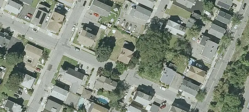 Duplex With Hardwood Floors