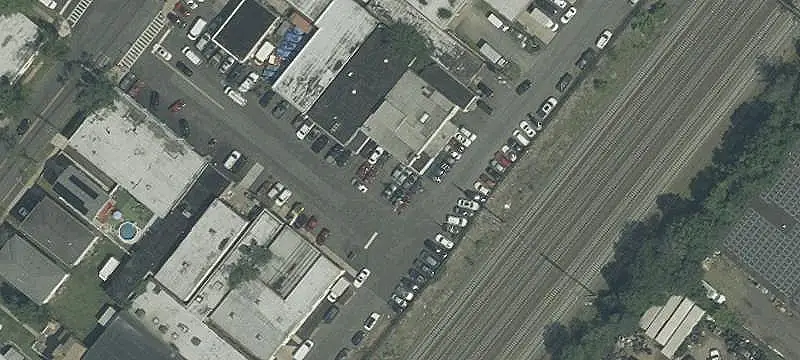 Freestanding Auto Repair Shop