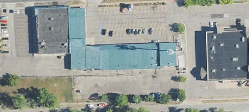 Neighborhood Shopping Center with Anchor Tenant