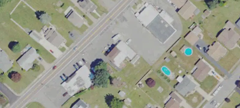 Auto Repair Shop With Apartment